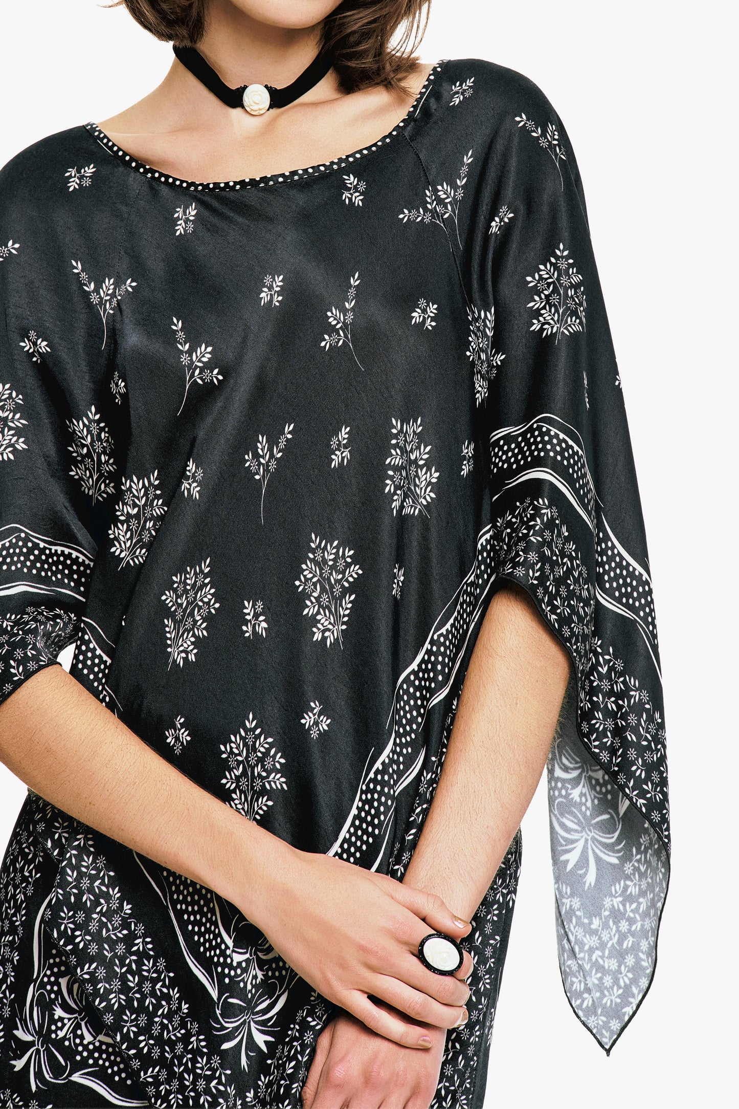 Anna Sui Ribbon Handkerchief Satin Print Poncho