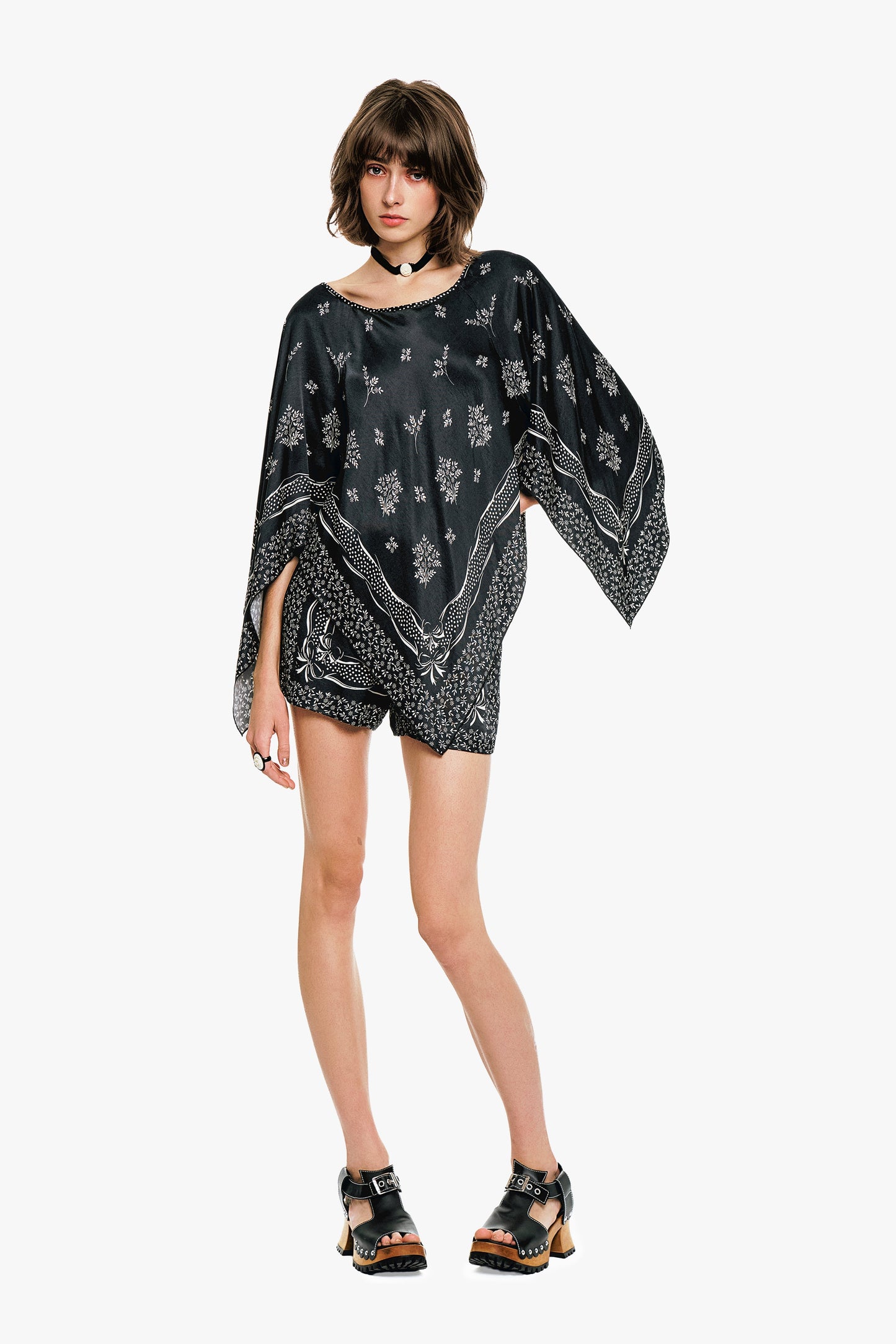 Anna Sui Ribbon Handkerchief Satin Print Shorts