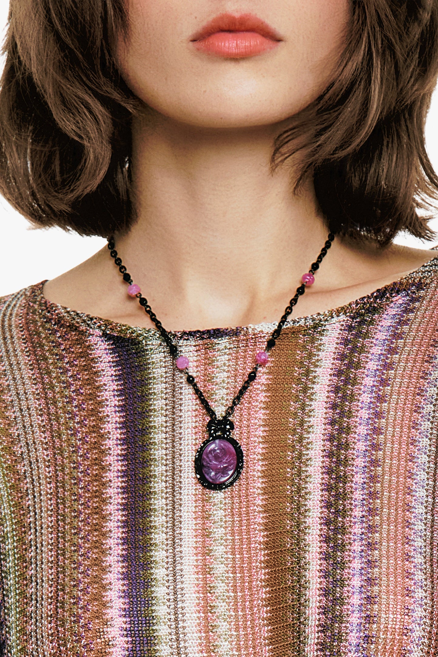 Anna Sui Carved Rose Victorian Frame Necklace - Dusty Rose