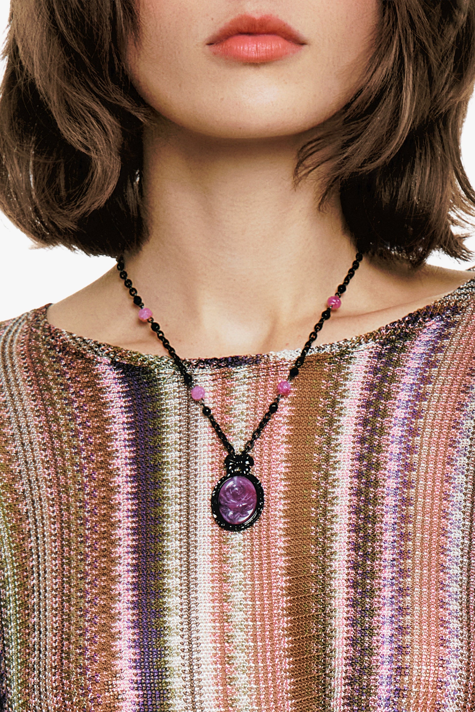 Anna Sui Carved Rose Victorian Frame Necklace - Dusty Rose