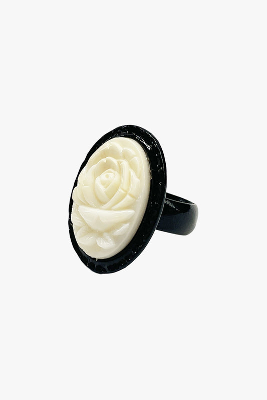 Anna Sui Carved Rose Ring - Ivory