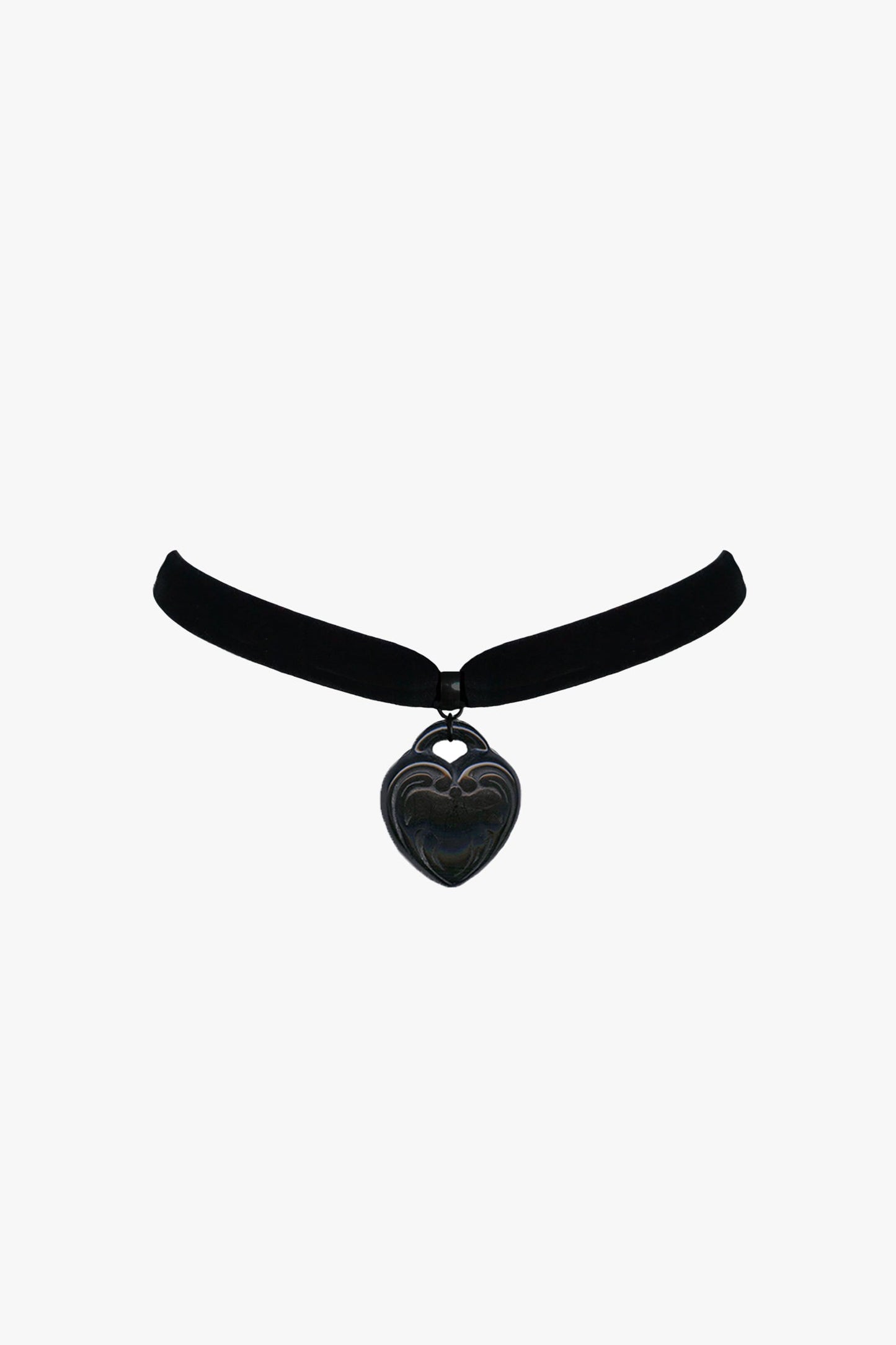 Anna Sui Large Retrolite Heart Velvet Choker